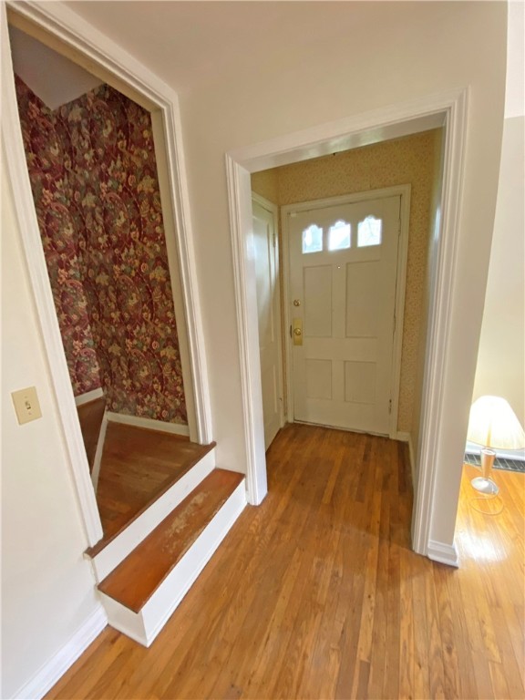 805 South Landing Road North Brighton, NY 14610 - Photo 3 of 34