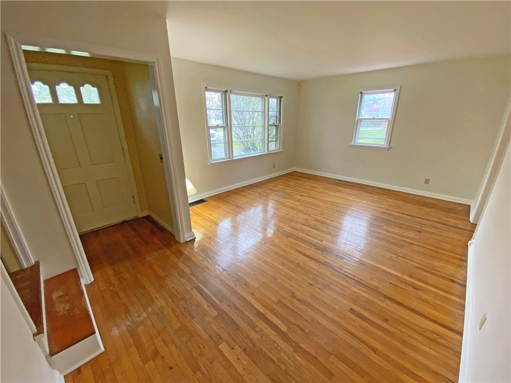 805 South Landing Road North Brighton, NY 14610 - Photo 4 of 34