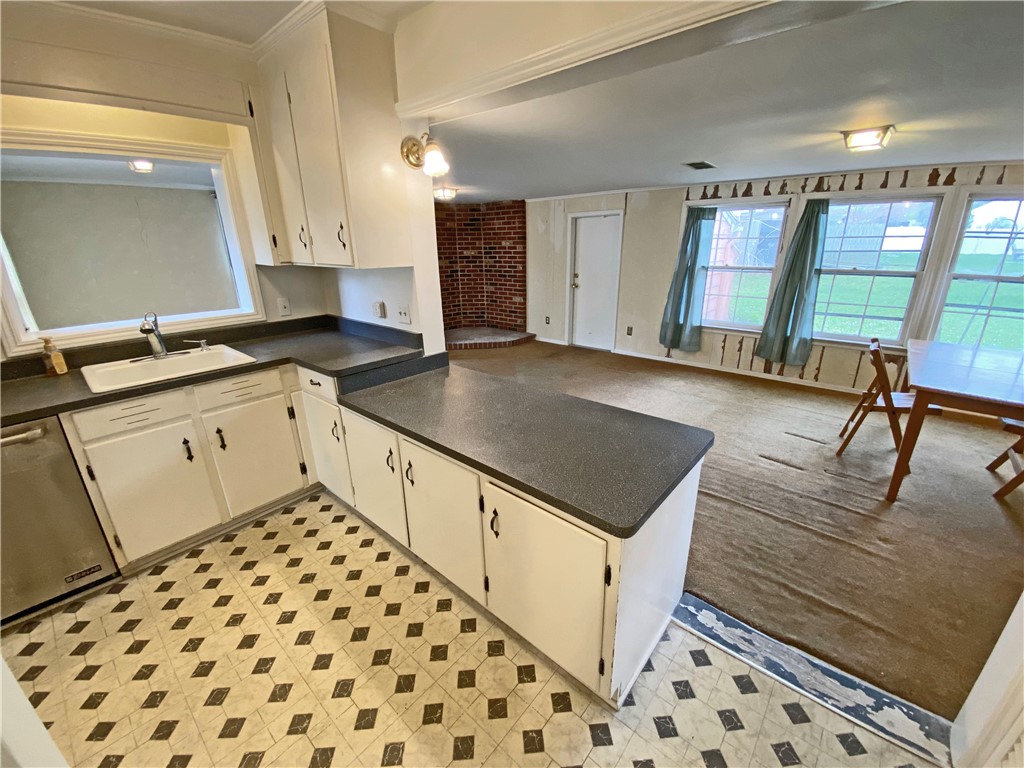 805 South Landing Road North Brighton, NY 14610 - Photo 10 of 34