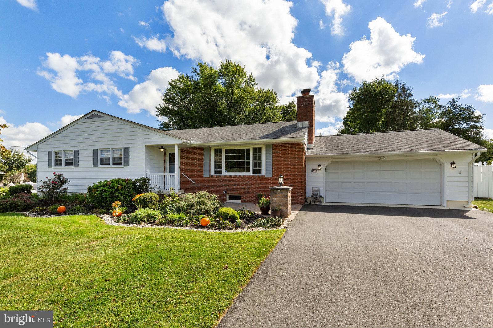 4 Fairview Road Robbinsville, NJ 08691 - Photo 1 of 35 Gallery Image 1