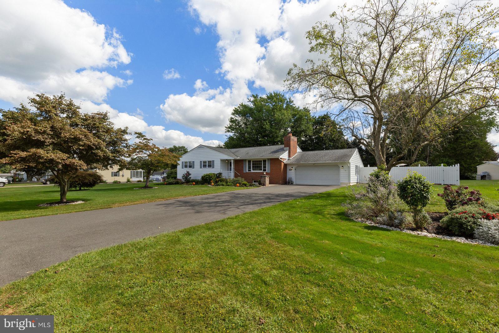 4 Fairview Road Robbinsville, NJ 08691 - Photo 4 of 35 Gallery Image 4