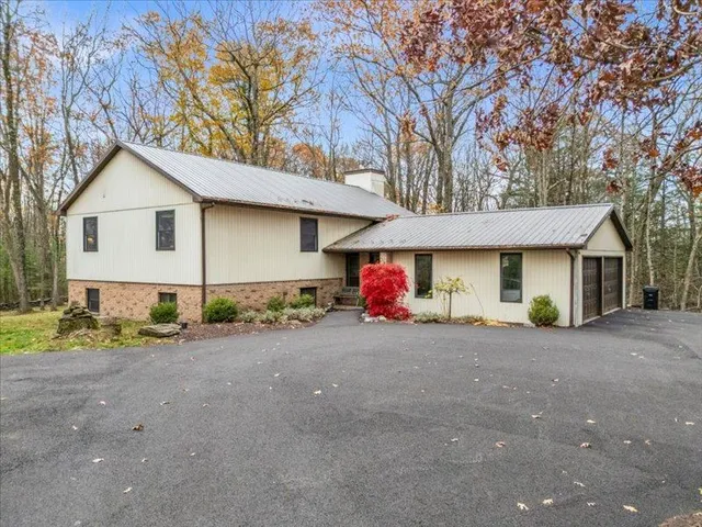 $392,300 | 1761 Cafferty Hill Road, Endicott, NY 13760