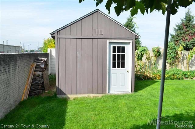 47061 Barbara Road Macomb, MI 48044 - Photo 17 of 19 17.jpg