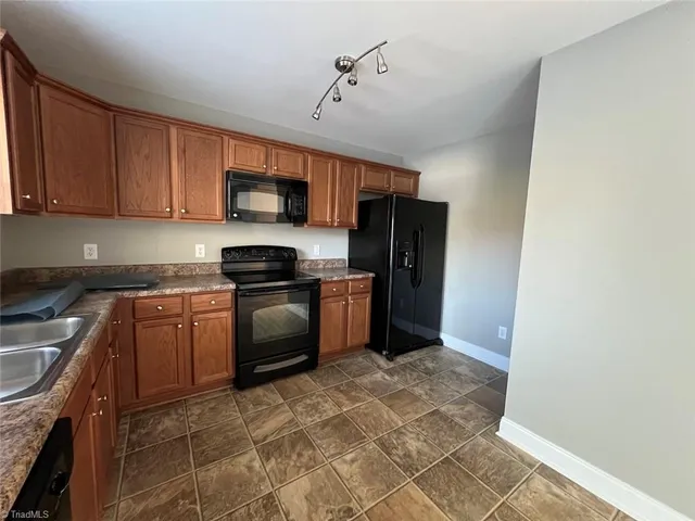 $1,625 | 3701 Spanish Peak Drive, High Point, NC 27265