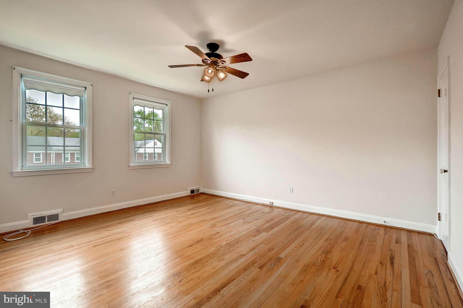 1817 Glen Ridge Road Parkville, MD 21286 - Photo 18 of 30 Master bedroom is very spacious