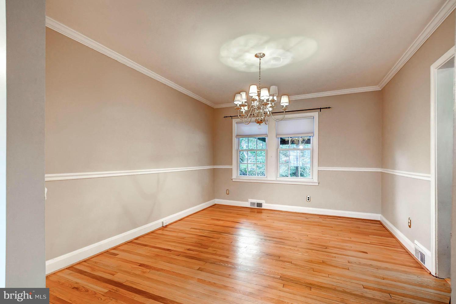 1817 Glen Ridge Road Parkville, MD 21286 - Photo 9 of 30 Dining Room features chair molding