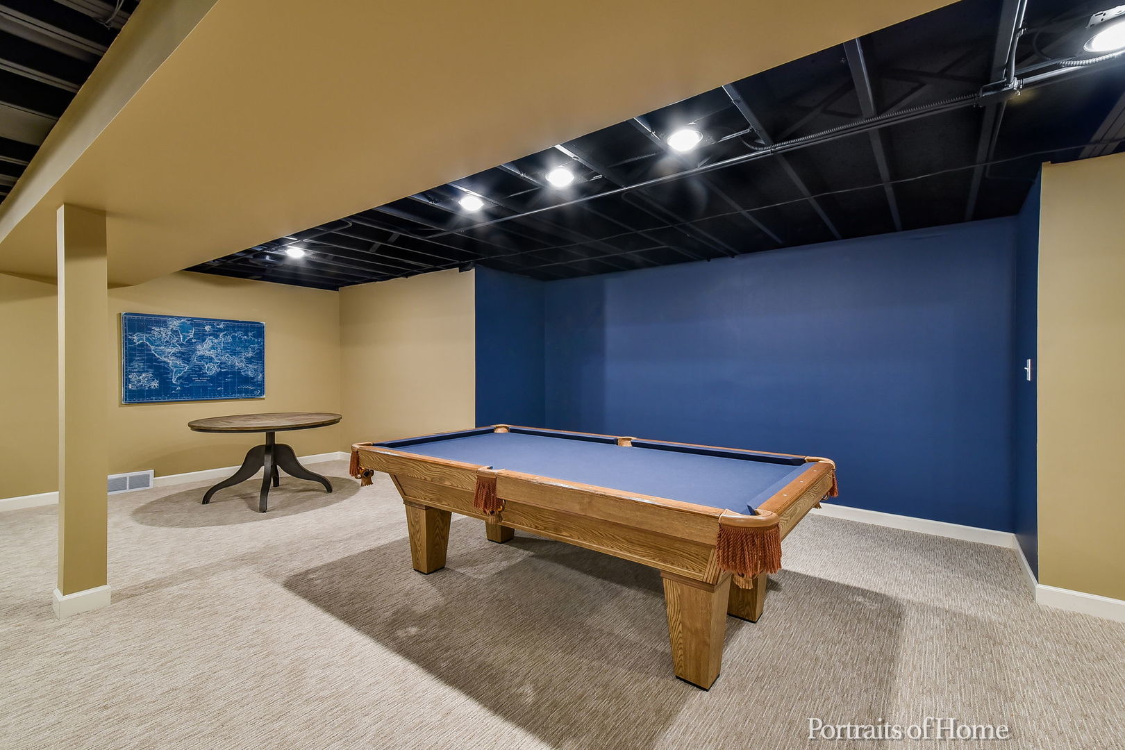674 East Gartner Road Naperville, IL 60540 - Photo 32 of 36 a room with furniture