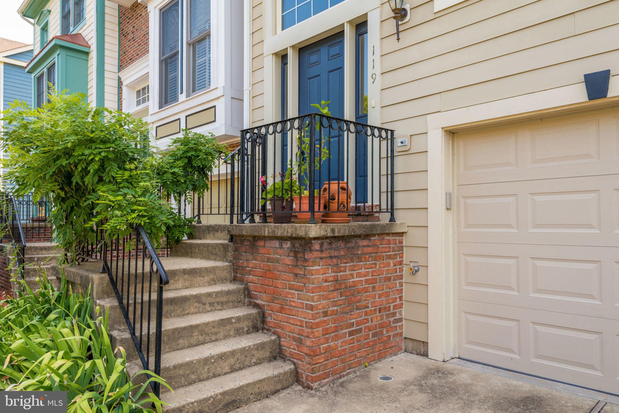 119 Rivanna Terrace Southwest Leesburg, VA 20175 - Photo 3 of 42 Gallery Image 3