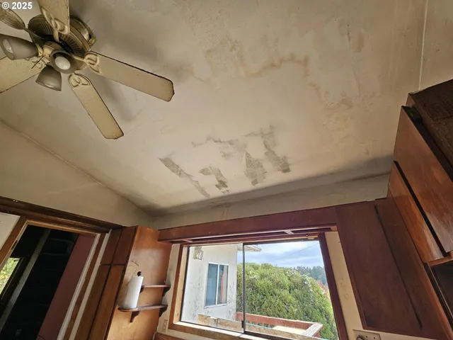 a view of a entryway