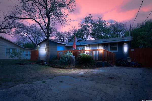 $185,000 | 410 North Crisp Street, Uvalde, TX 78801