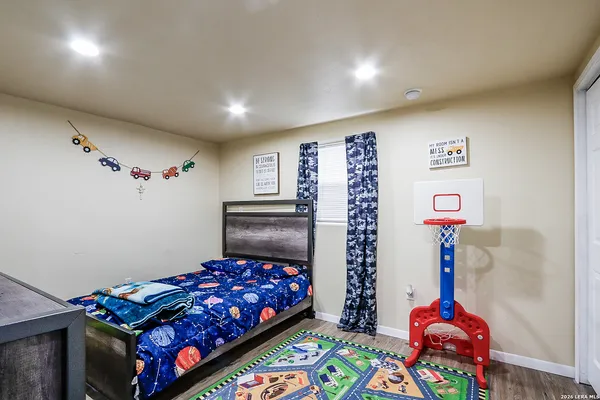 $185,000 | 410 North Crisp Street, Uvalde, TX 78801