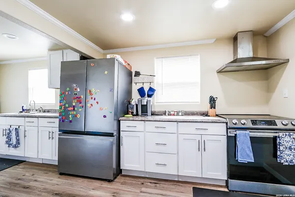 $185,000 | 410 North Crisp Street, Uvalde, TX 78801