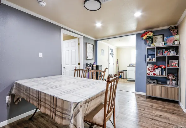 $185,000 | 410 North Crisp Street, Uvalde, TX 78801