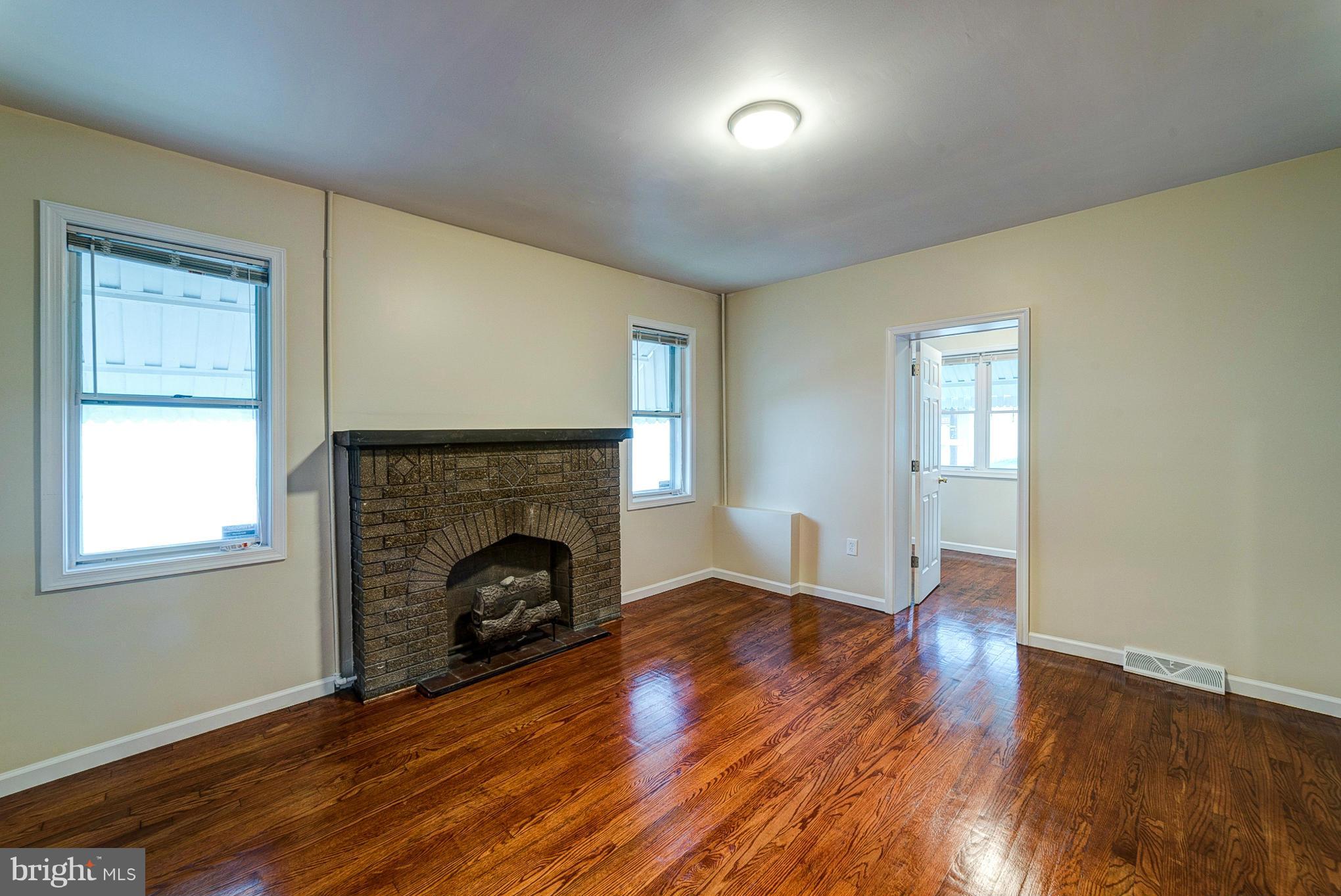 117 Sollers Point Road Baltimore, MD 21222 - Photo 8 of 30 Living Room