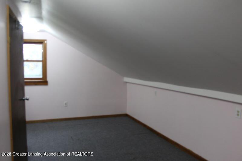10122 Royston Road Grand Ledge, MI 48837 - Photo 22 of 29 20241014191020963181000000-o
