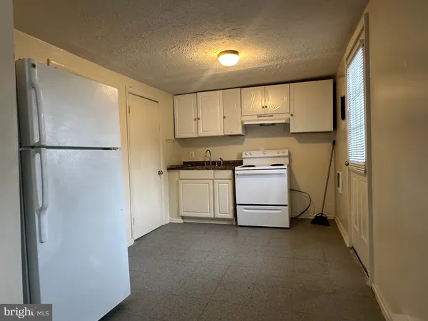 $1,200 | 434 North Kent Street, Unit 4, Winchester, VA 22601