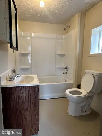 $1,200 | 434 North Kent Street, Unit 4, Winchester, VA 22601