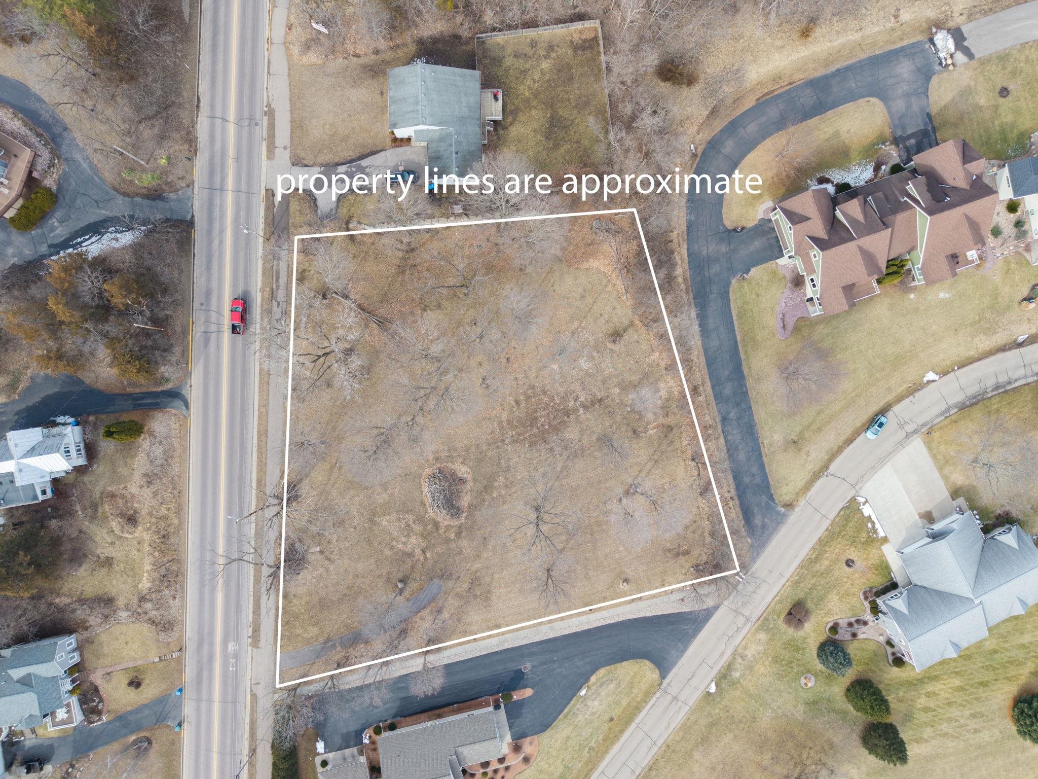 1035 Walnut Street Baraboo, WI 53913 - Photo 5 of 11