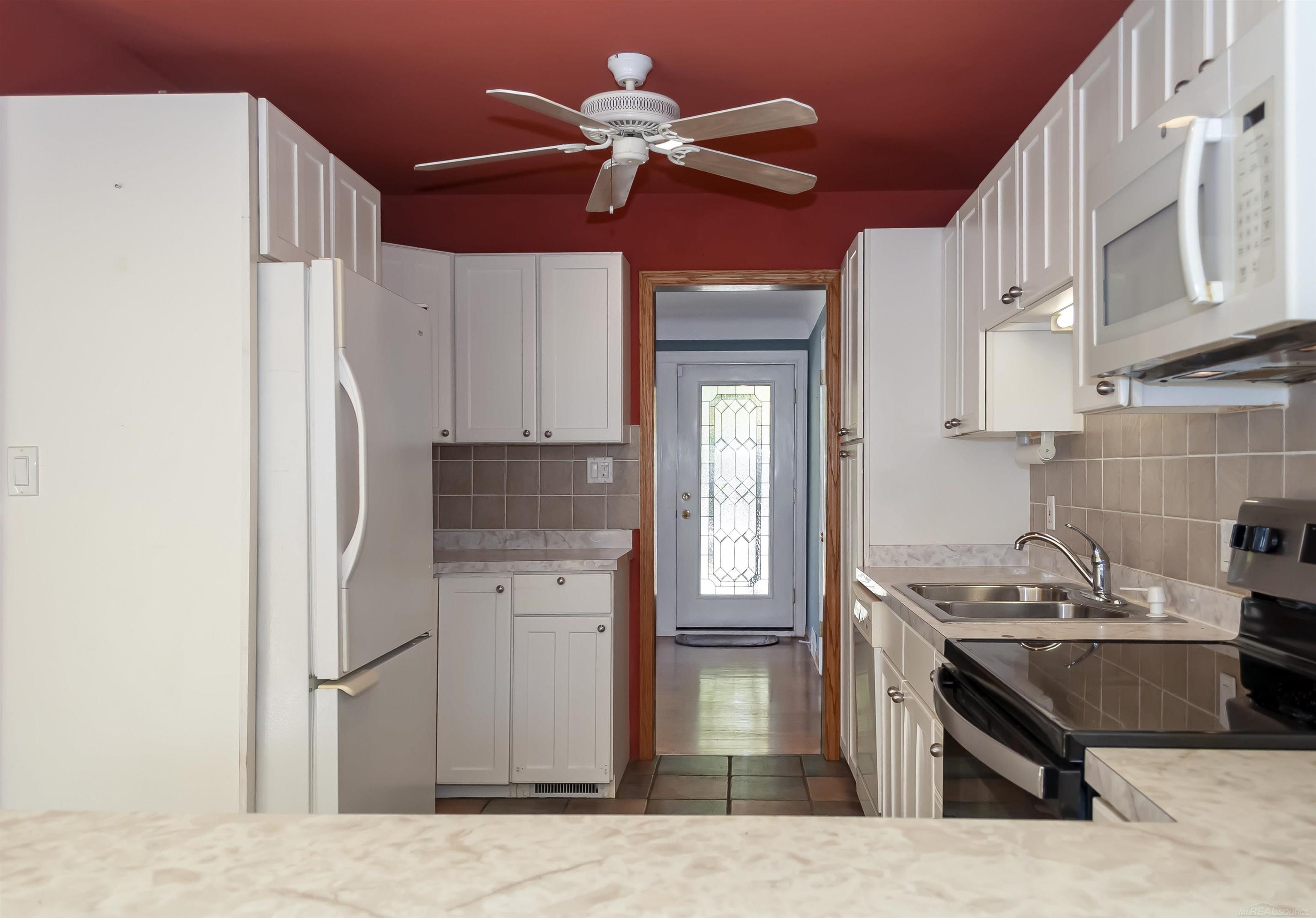 1229 Cadieux Road Grosse Pointe, MI 48230 - Photo 14 of 42 50092295-13.JPG