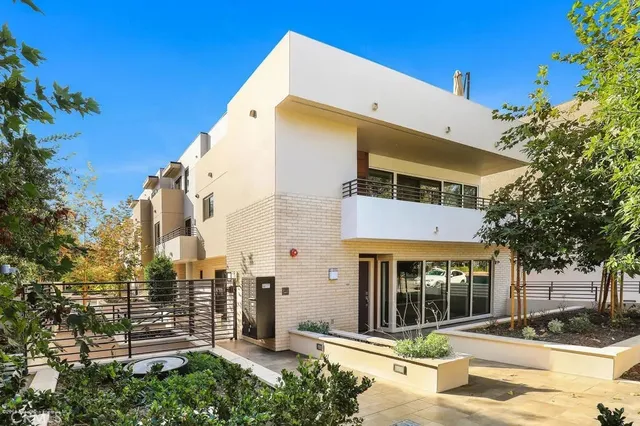 $640,000 | 2428 East Del Mar Boulevard, Unit 101, Pasadena, CA 91107