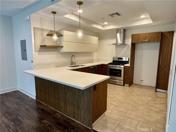 $628,000 | 2428 East Del Mar Boulevard, Unit 101, Pasadena, CA 91107