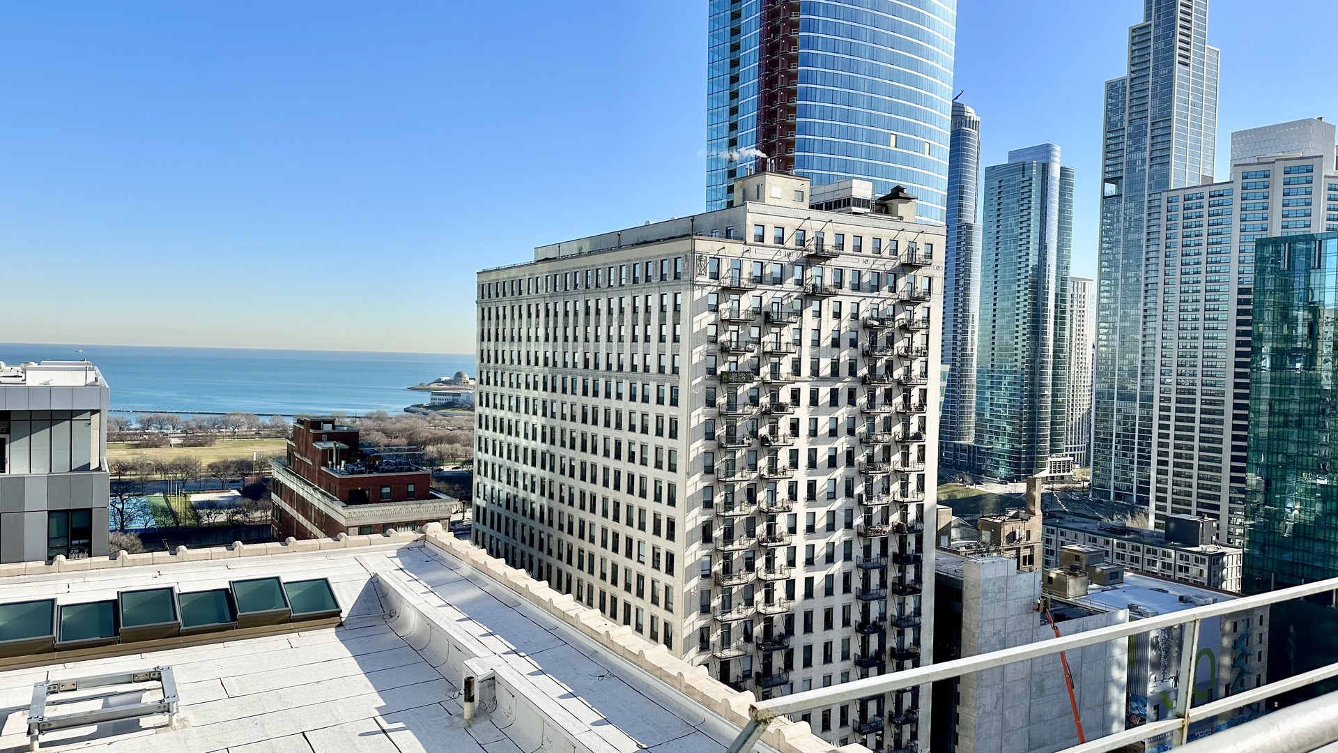 40 East 9th Street, Unit 402 Chicago, IL 60605 - Photo 14 of 24 a view of a balcony with city view