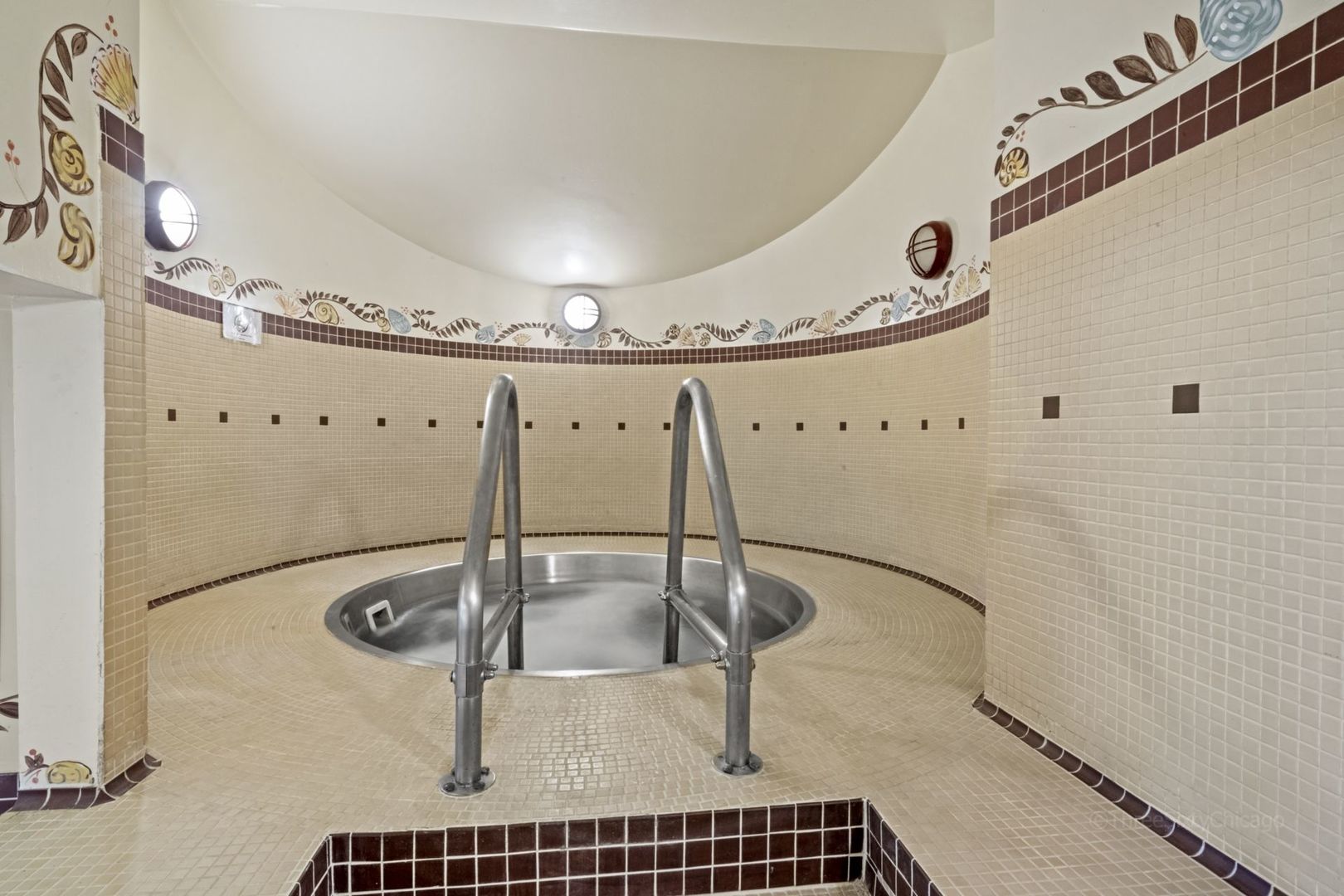 40 East 9th Street, Unit 402 Chicago, IL 60605 - Photo 18 of 24 a bathroom with a bathtub and shower