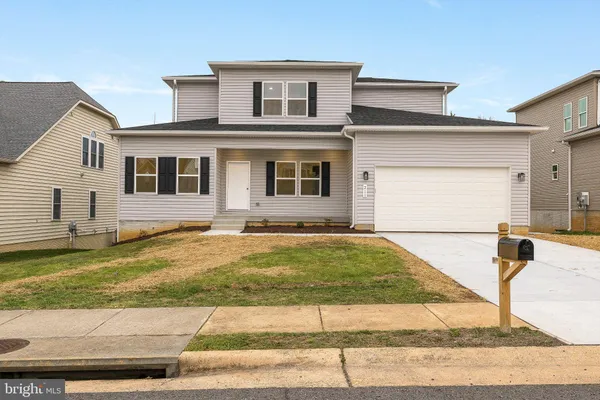 $599,000 | 211 Princess Caroline Court, Edinburg, VA 22824