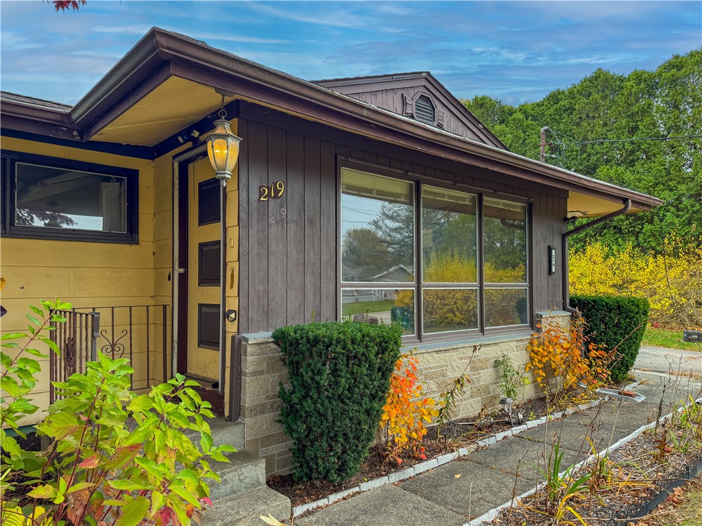 219 Dawn Boulevard Woonsocket, RI 02895 - Photo 2 of 18