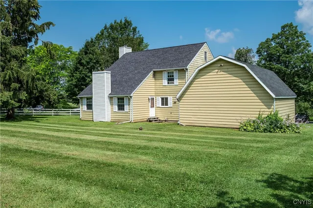 $300,000 | 8762 Grange Hill Road, Paris, NY 13456