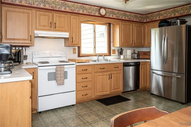 $300,000 | 8762 Grange Hill Road, Paris, NY 13456