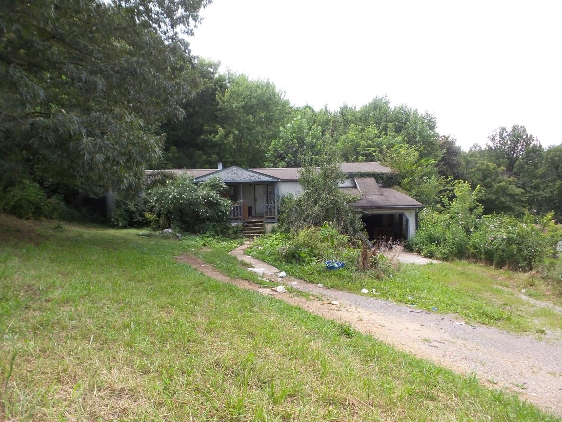 938 Chestnut Ridge Road Heiskell, TN 37754 - Photo 2 of 23