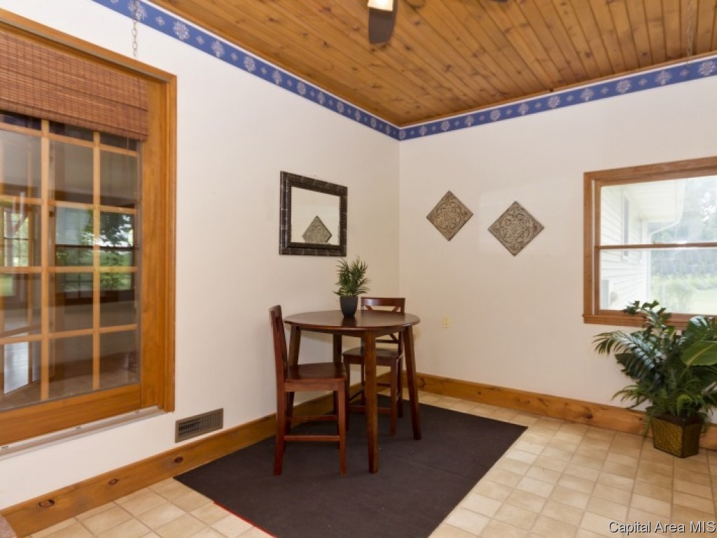 5 Florence Road Rochester, IL 62563 - Photo 17 of 22