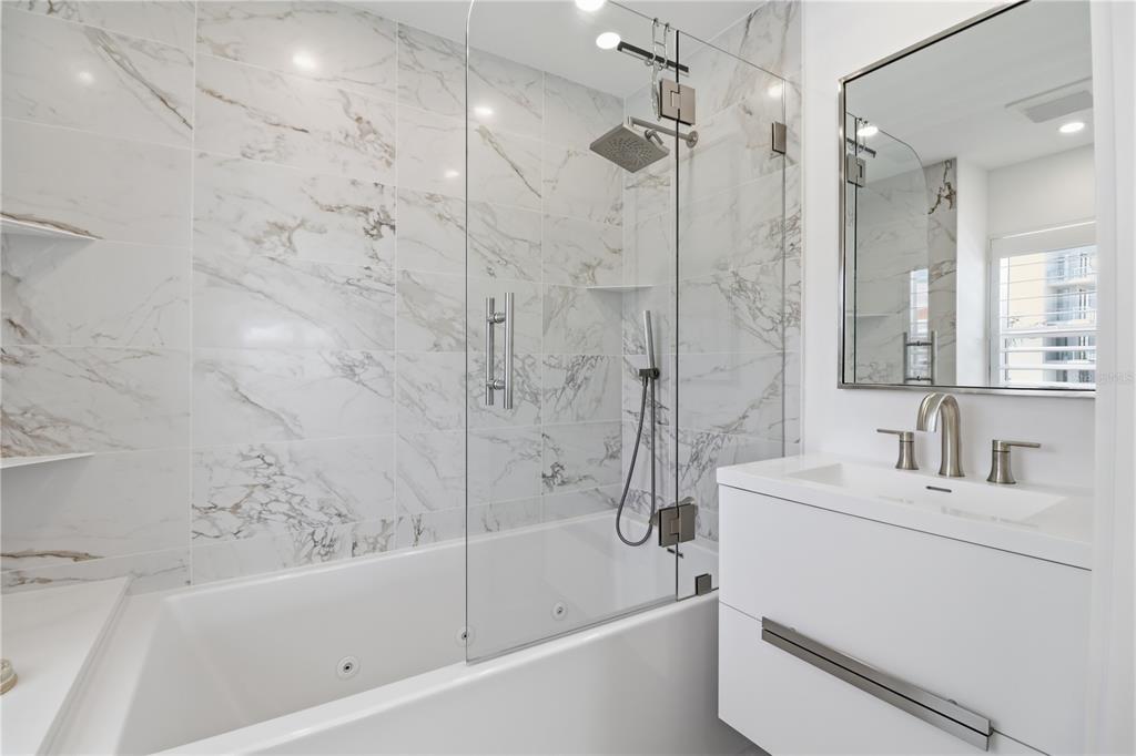 226 Golden Gate Point, Unit 34 Sarasota, FL 34236 - Photo 39 of 50