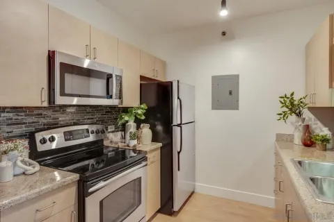 $479,000 | 425 West Beech Street, Unit 1353, San Diego, CA 92101