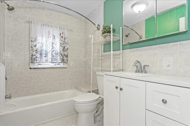 $749,000 | 517 North 2nd Street, New Hyde Park, NY 11040