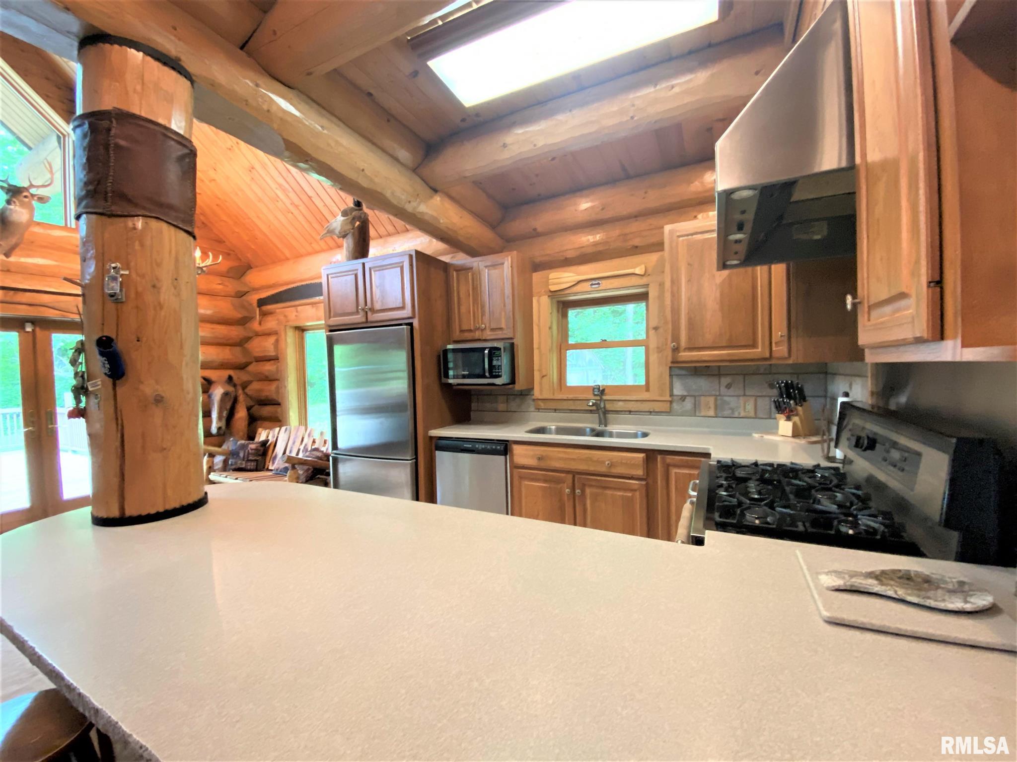 6535 West Hill Road Decatur, IL 62522 - Photo 11 of 42 Gallery Image 11