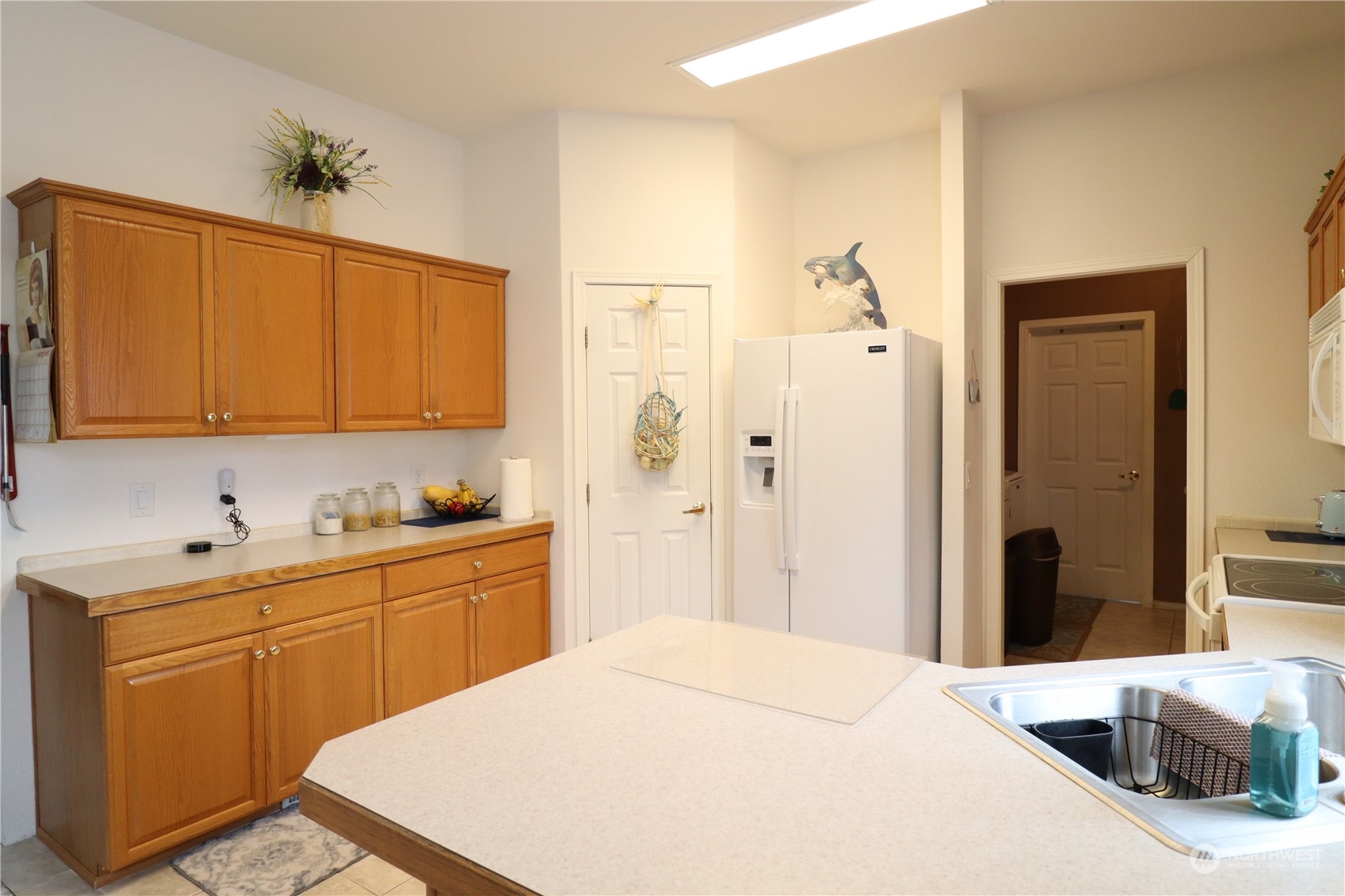 128 Aylesworth Road, Unit 4 Chehalis, WA 98532 - Photo 12 of 24 a bedroom with a bed and a sink