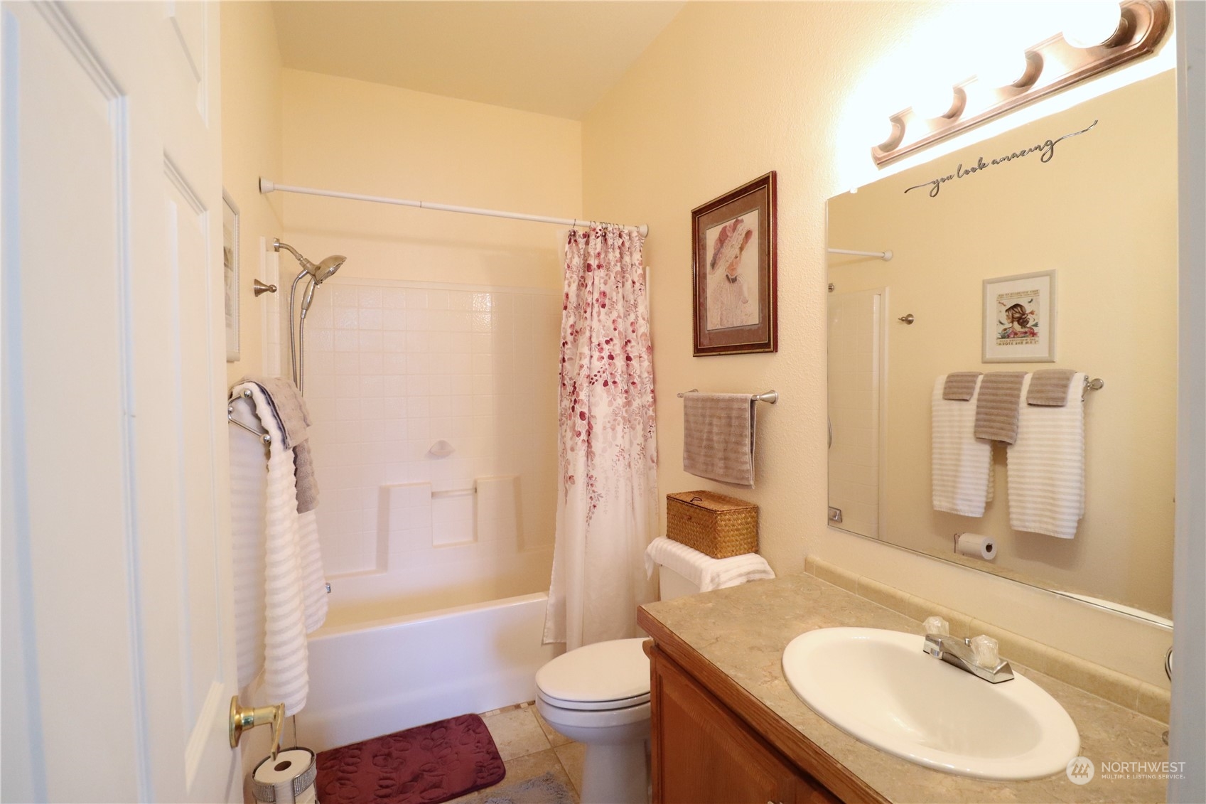 128 Aylesworth Road, Unit 4 Chehalis, WA 98532 - Photo 20 of 24 a bathroom with a sink toilet tub and shower
