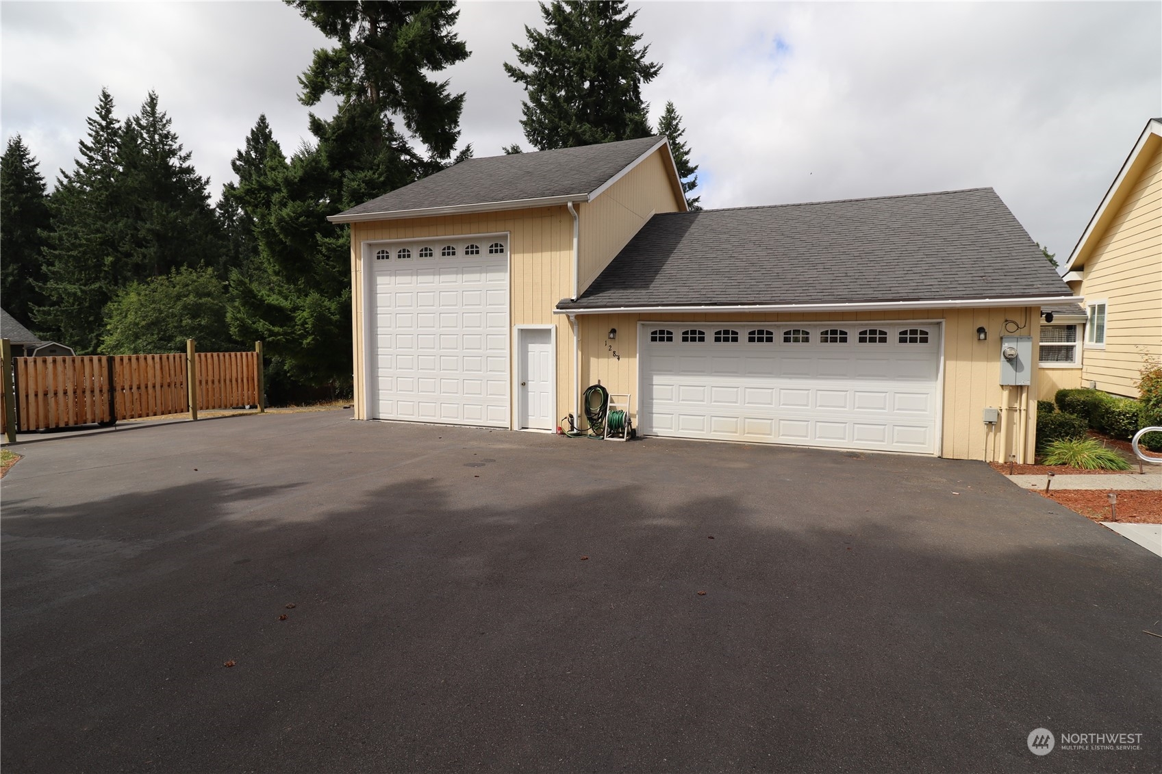 128 Aylesworth Road, Unit 4 Chehalis, WA 98532 - Photo 8 of 24 a view of a house with a street