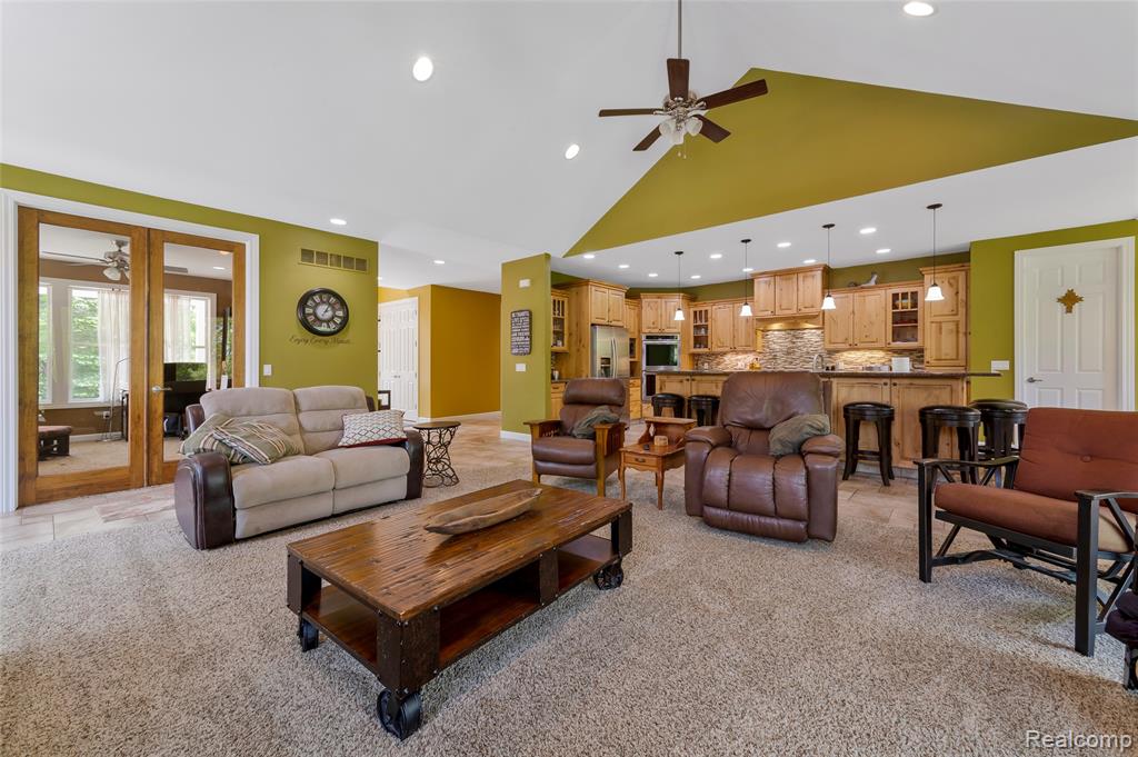 13085 Rohn Road Fenton, MI 48430 - Photo 13 of 52