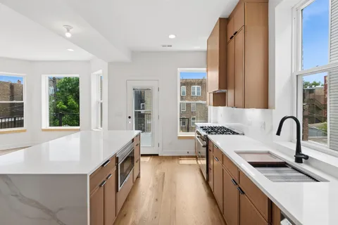 $699,000 | 2647 West Walton Street, Unit 3, Chicago, IL 60622