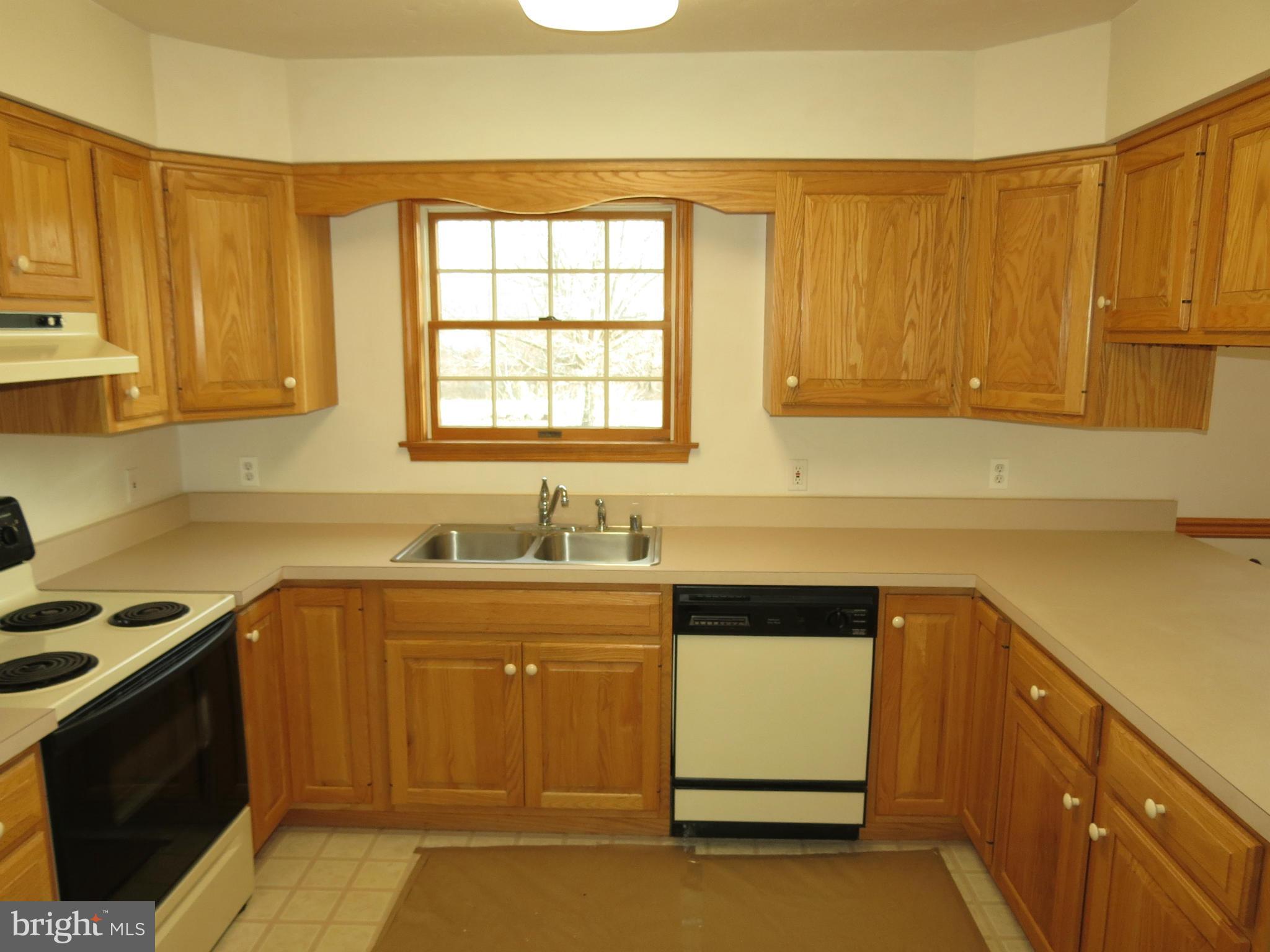 641 Oak Tree Road Sykesville, MD 21784 - Photo 7 of 30 Kitchen