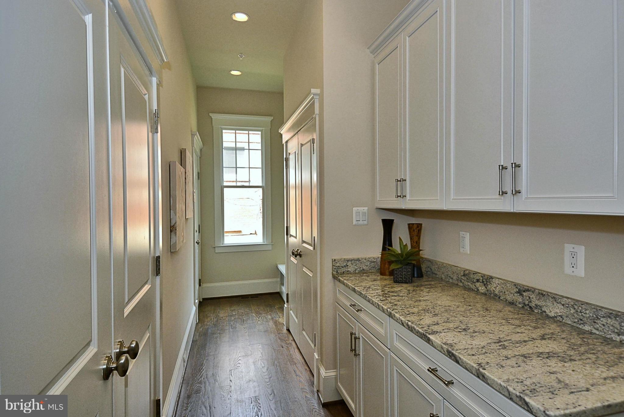 8519 Pelham Road Bethesda, MD 20817 - Photo 4 of 27 Interior (General)