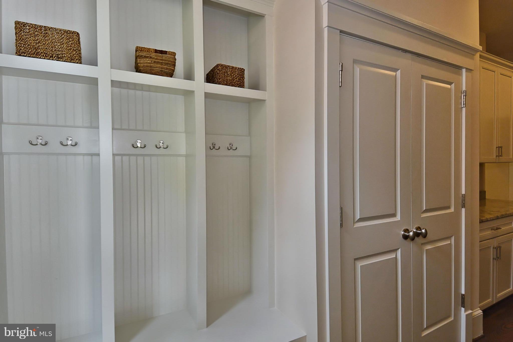 8519 Pelham Road Bethesda, MD 20817 - Photo 9 of 27 Interior (General)