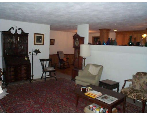 8 Iroquois Road Danvers, MA 01923 - Photo 5 of 20 Gallery Image 5
