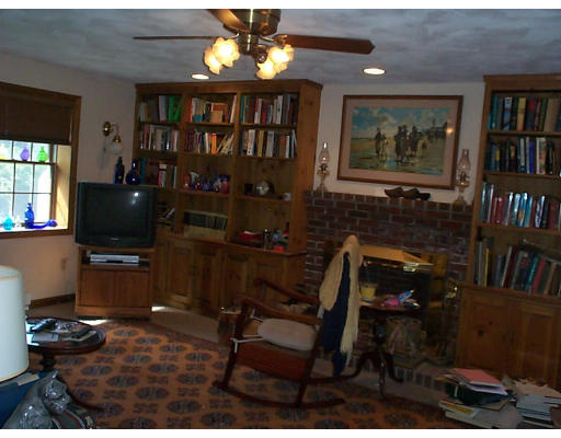 8 Iroquois Road Danvers, MA 01923 - Photo 7 of 20 Gallery Image 7