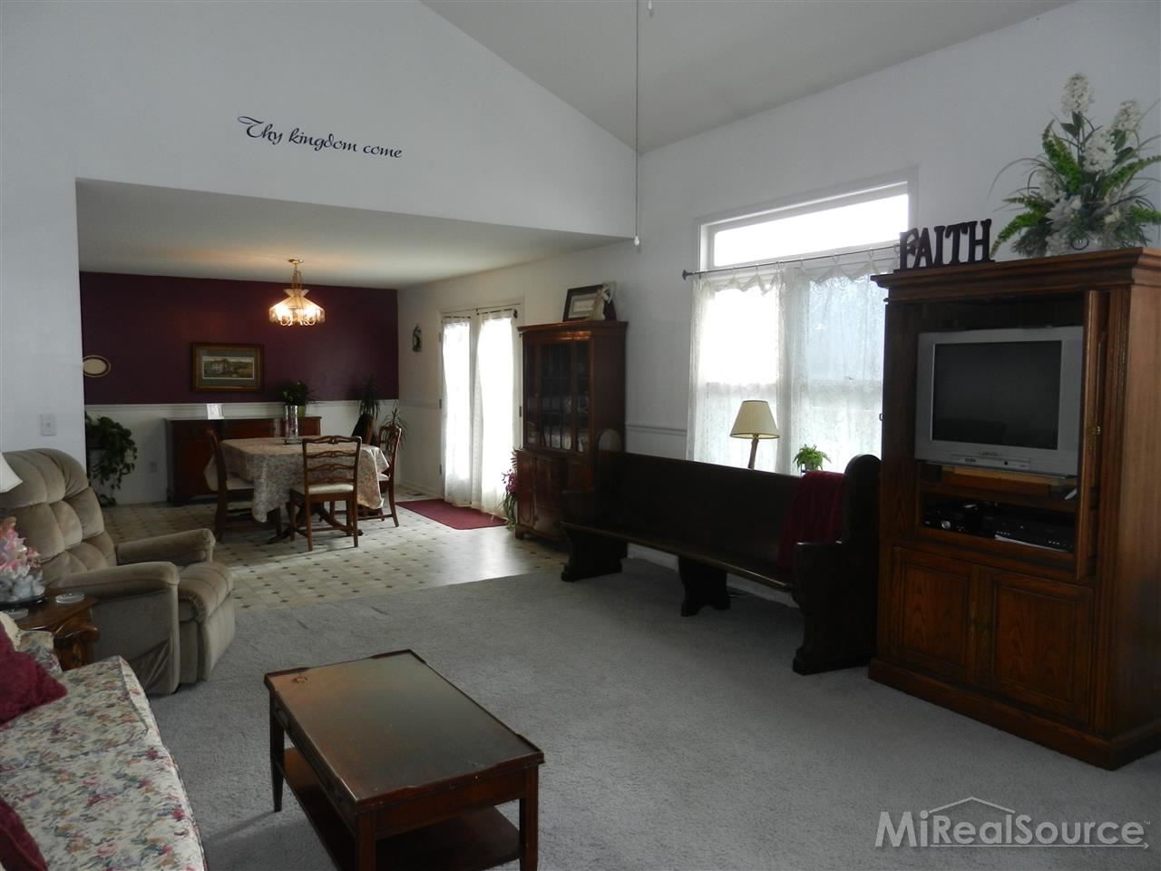 18350 Pratt Road Armada, MI 48005 - Photo 6 of 30 31182640-5.JPG