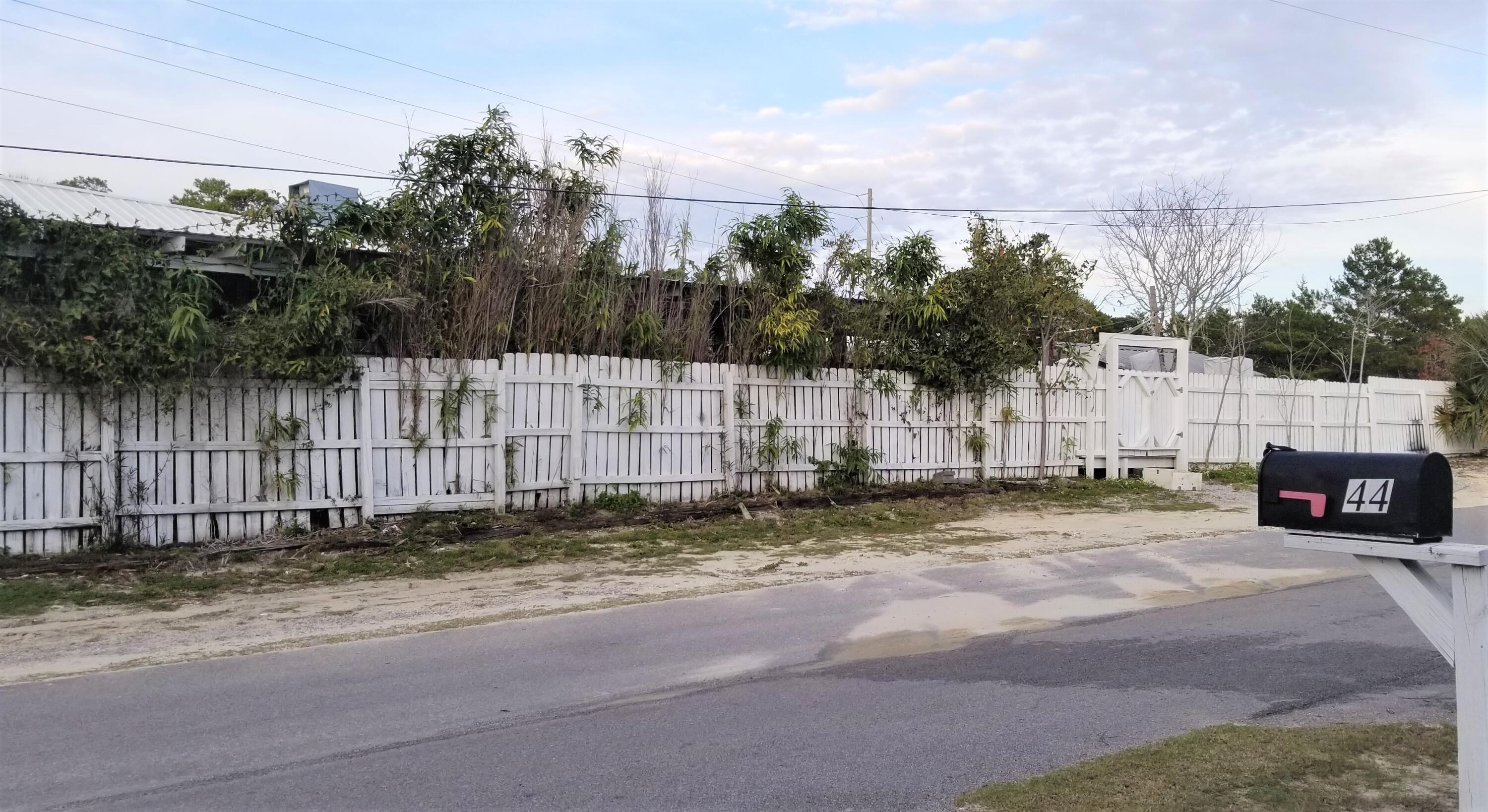 44 Vicki Street Santa Rosa Beach, FL 32459 - Photo 40 of 41 a view of a backyard