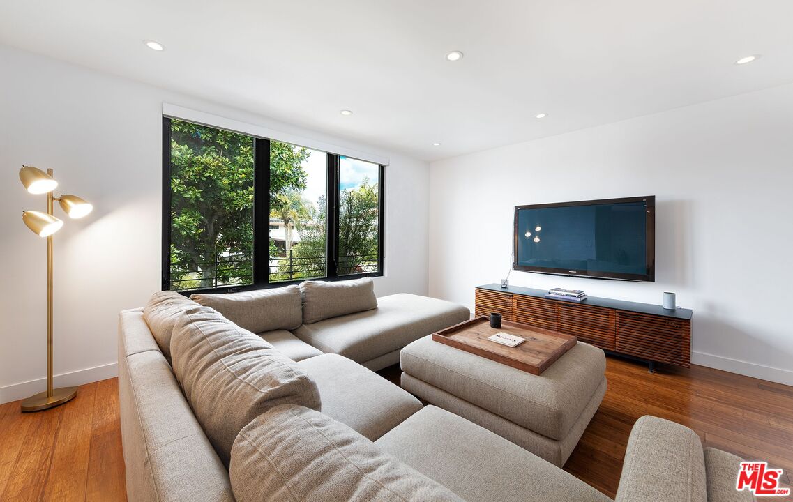 7826 West 80th Street Playa del Rey, CA 90293 - Photo 19 of 41